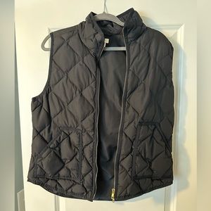 Black Jcrew quilted vest size L